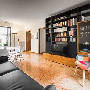 Flats4rent Luca Appartamento